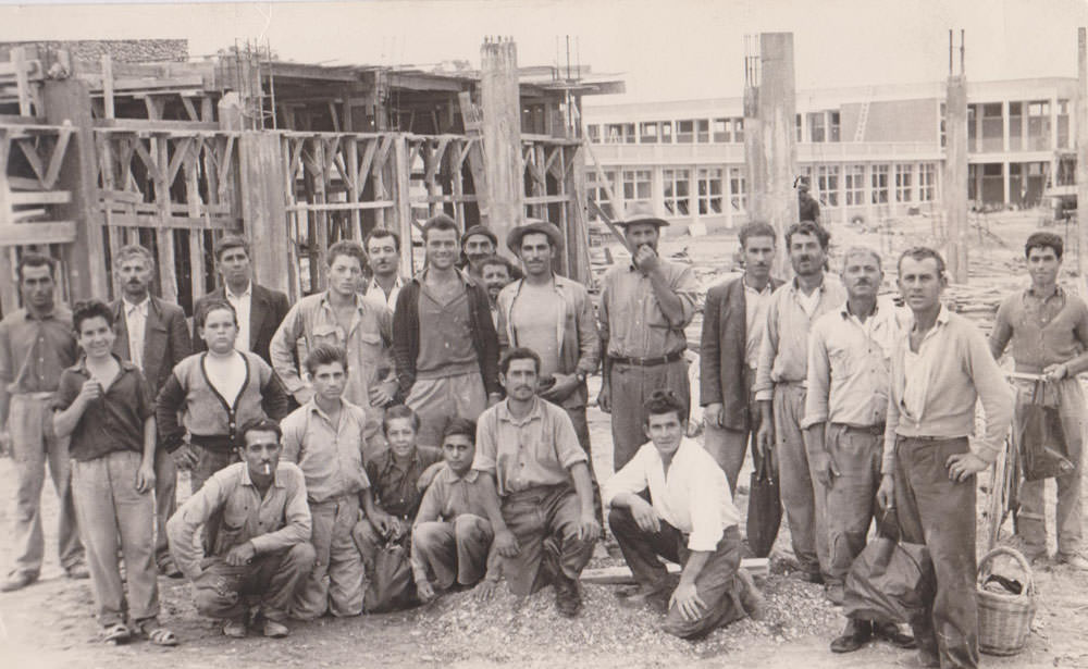 Photograph from 1947, showing a builders’ strike demanding Social Security.